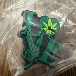 🌈10/$5 Green LOVE straw charm